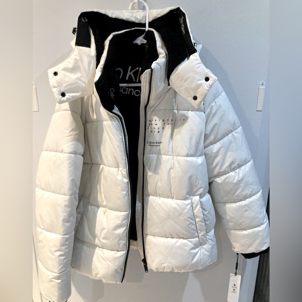 BNWT women’s Calvin Klein Performance white puffer size XL